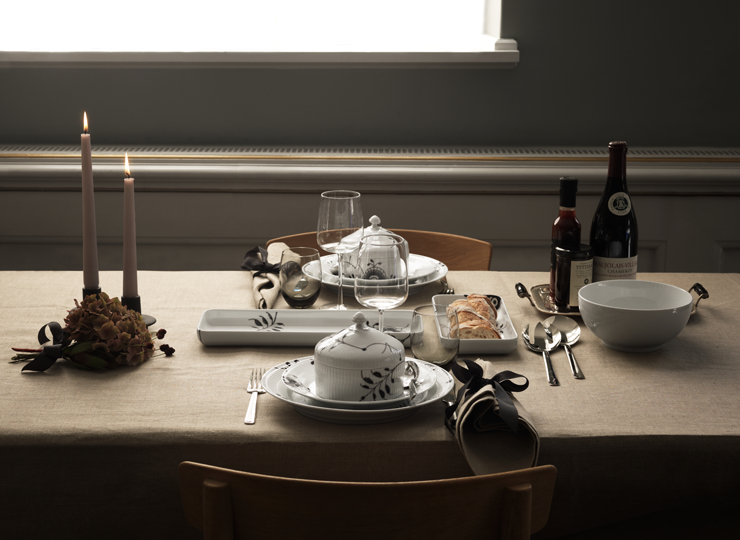 black-fluted-mega-royal-copenhagen