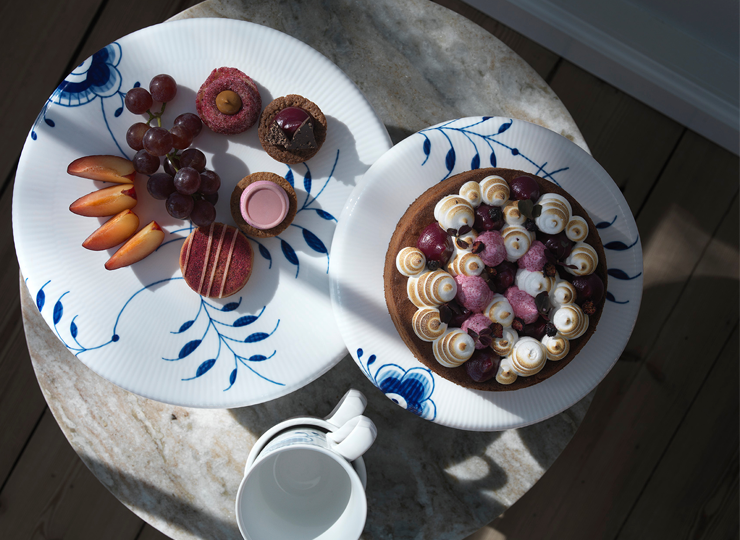blue-fluted-mega-cake-stands-royal-copenhagen